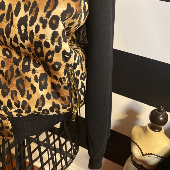 Women’s Jacket - Picture 4 of 5